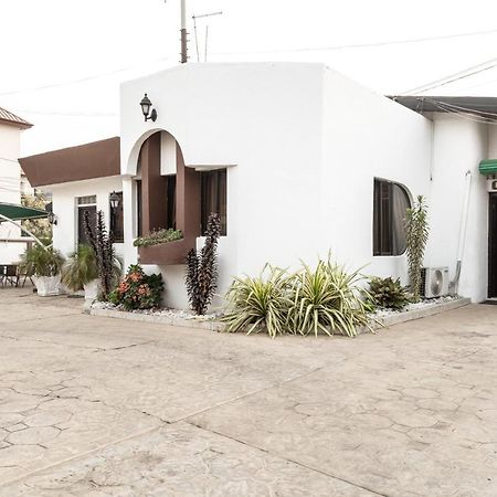 Hill View Hotel West Airport Accra Kültér fotó
