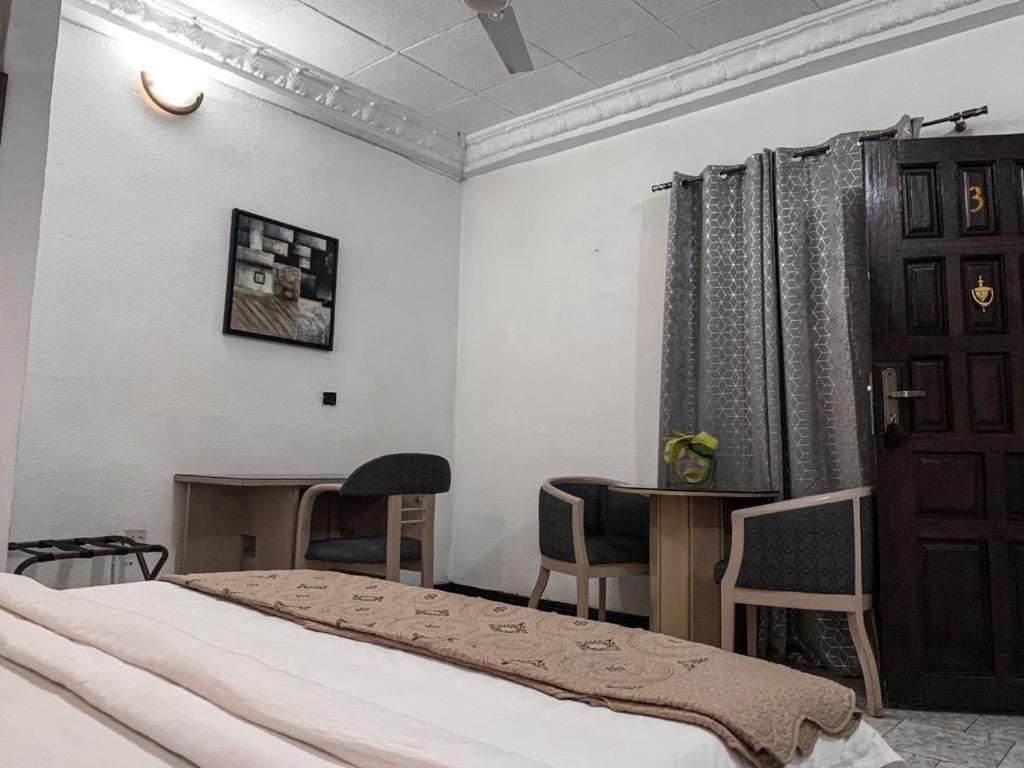 Hill View Hotel West Airport Accra Kültér fotó