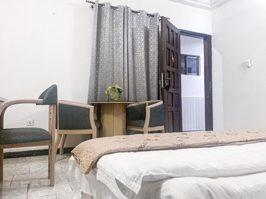 Hill View Hotel West Airport Accra Kültér fotó