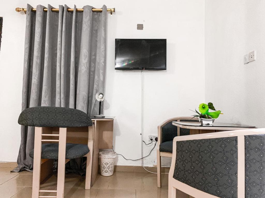 Hill View Hotel West Airport Accra Kültér fotó