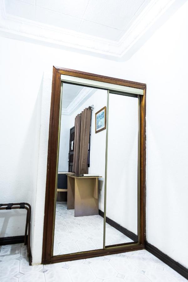 Hill View Hotel West Airport Accra Kültér fotó