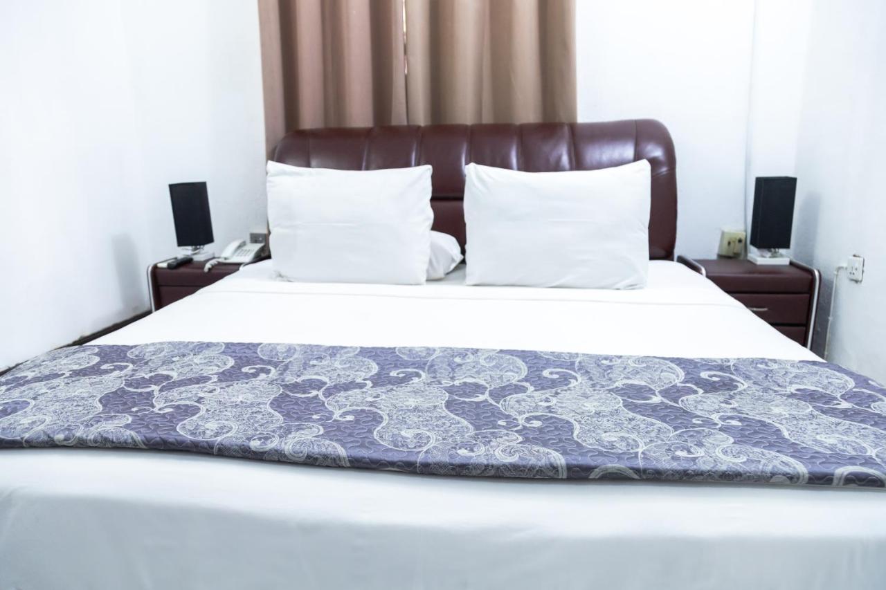 Hill View Hotel West Airport Accra Kültér fotó