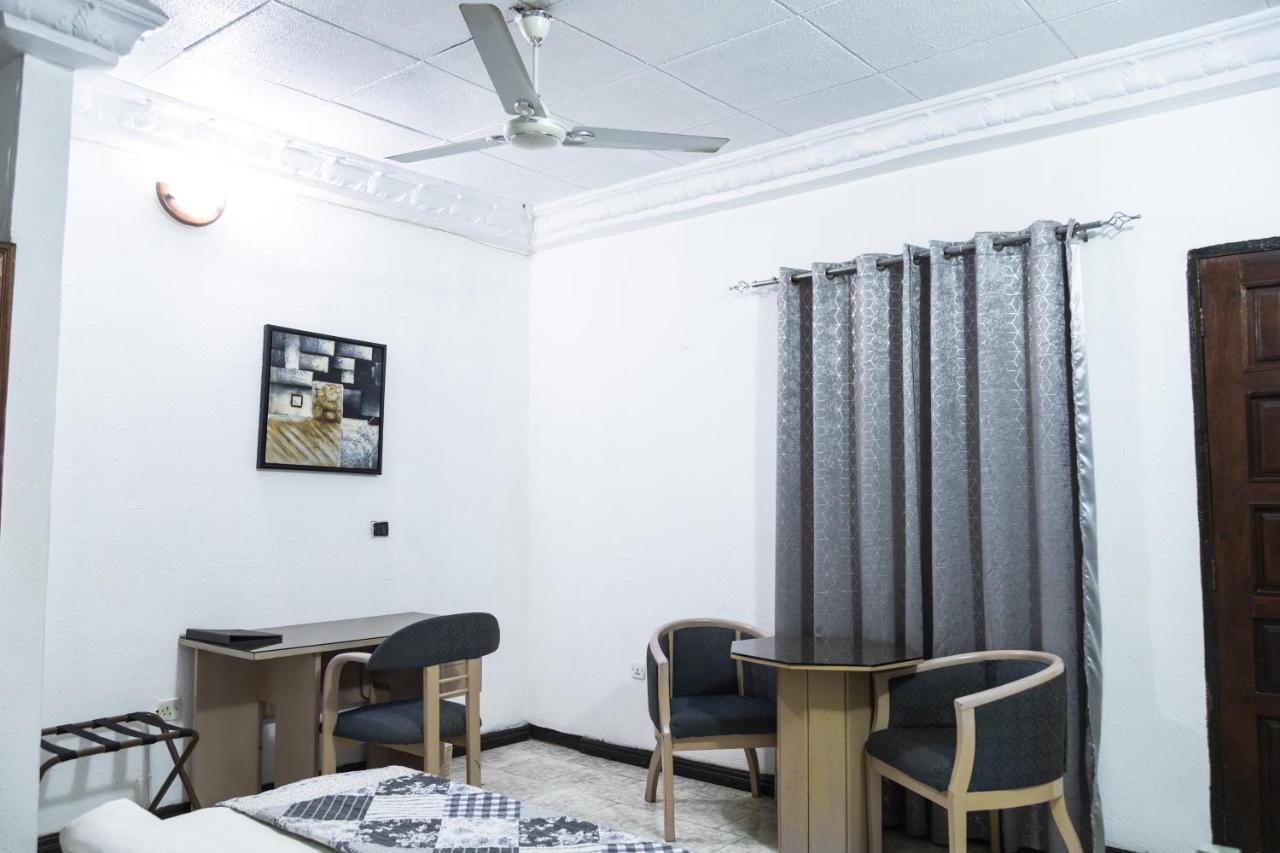 Hill View Hotel West Airport Accra Kültér fotó