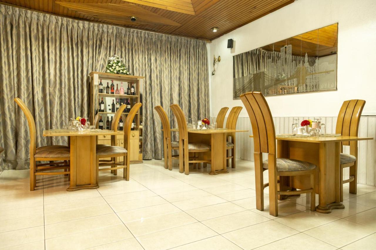 Hill View Hotel West Airport Accra Kültér fotó