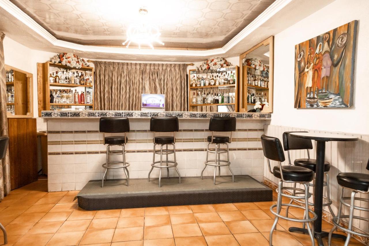 Hill View Hotel West Airport Accra Kültér fotó